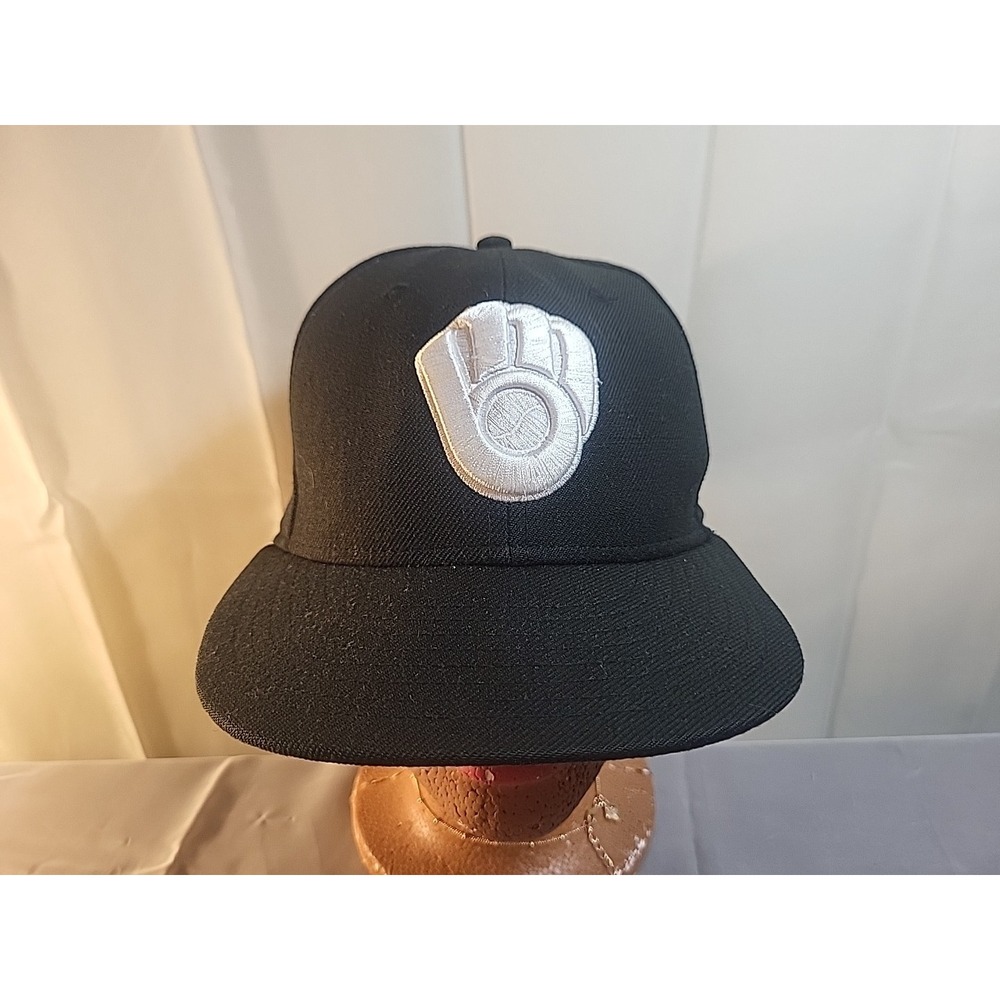Milwaukee‎ Brewers hat: "Milwaukee Brewers New Era Fitted Cap - Size 7 1/8